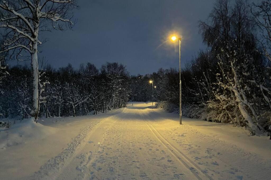 Ny Leilighet I Nytt Bygg I Naturskjonne Omgivelser! Тромсё Экстерьер фото